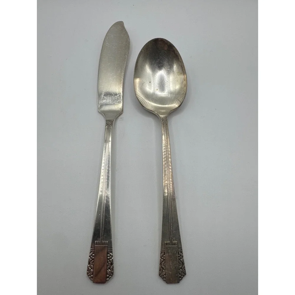Oneida Wm A Rogers Park Lane Silverplate Butter Spreader and Teaspoon 1936 2pc
